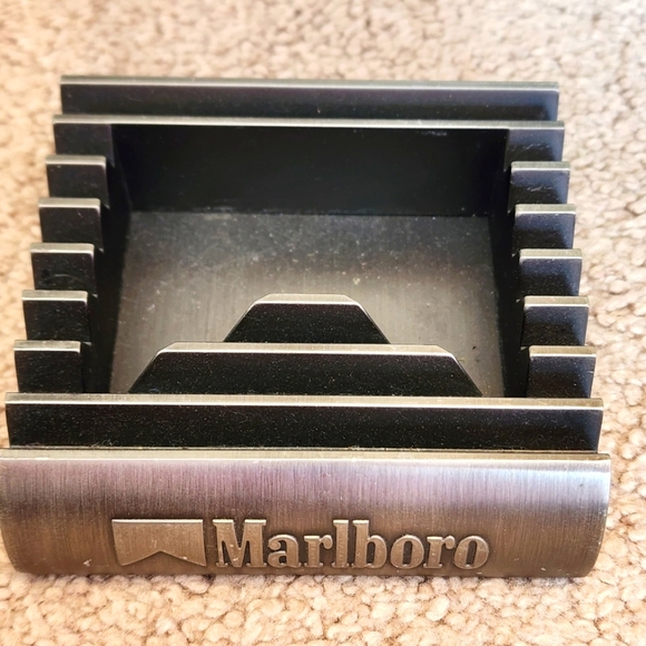 MARLBORO Art DecoMachine Age CastAluminum Advertising Astray RARE - Picture 1 of 4